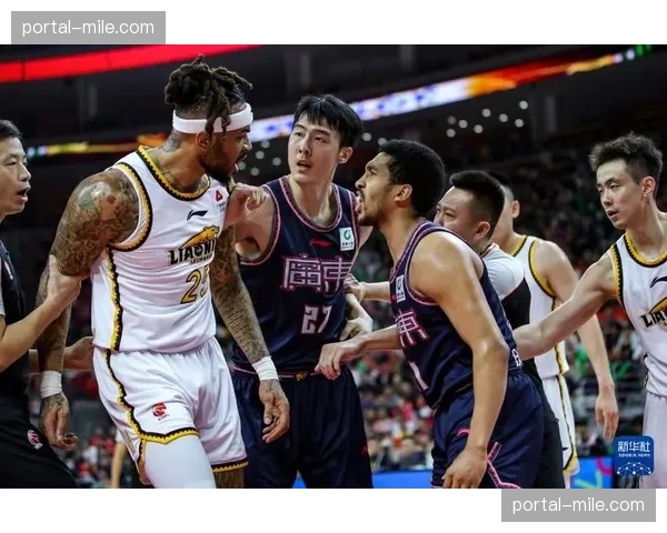 辽宁本钢对阵浙江稠州金租：莫兰德3盖帽成为防守屏障的关键回合